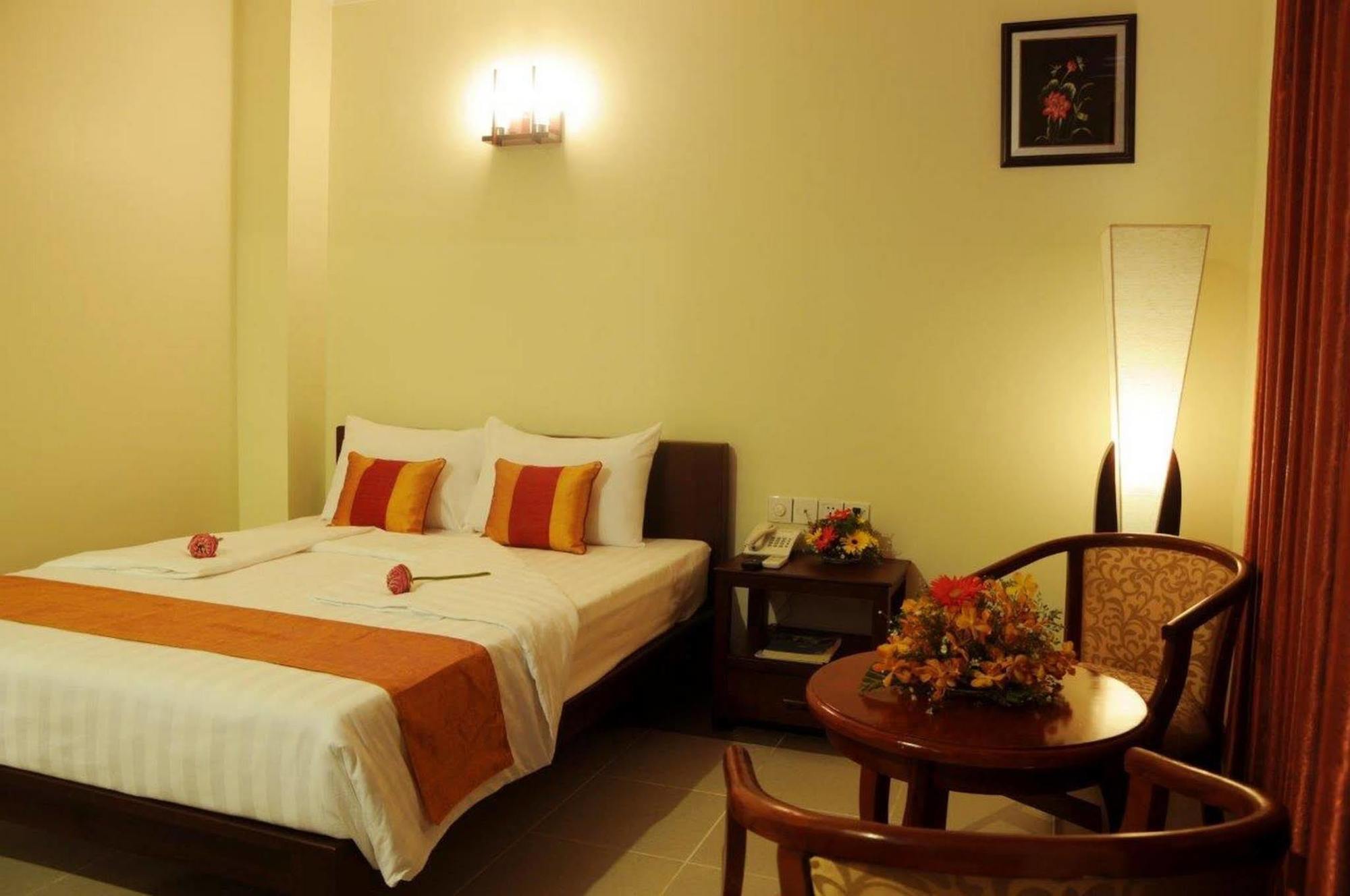 V N E Hotel بنوم بنه المظهر الخارجي الصورة