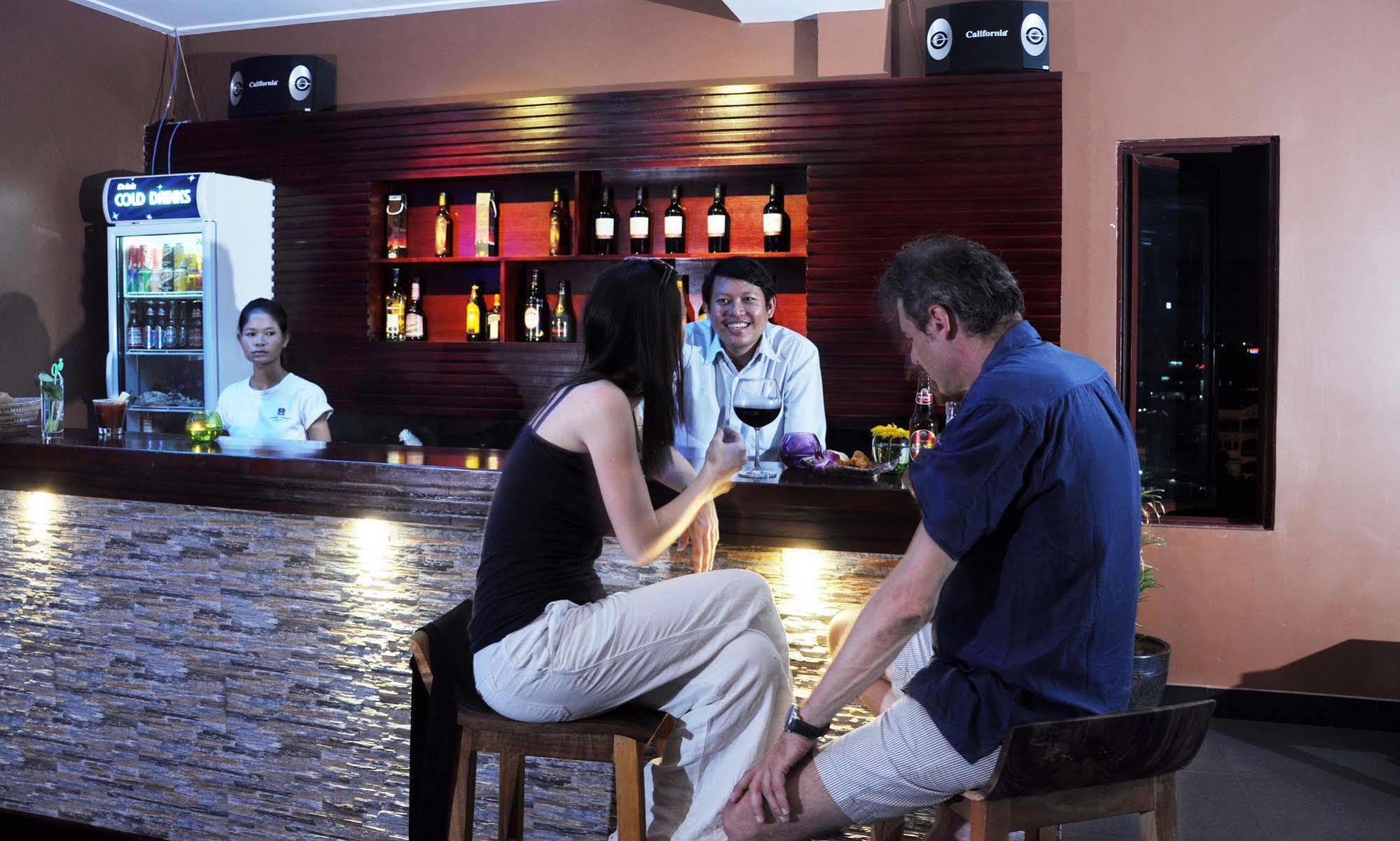 V N E Hotel بنوم بنه المظهر الخارجي الصورة