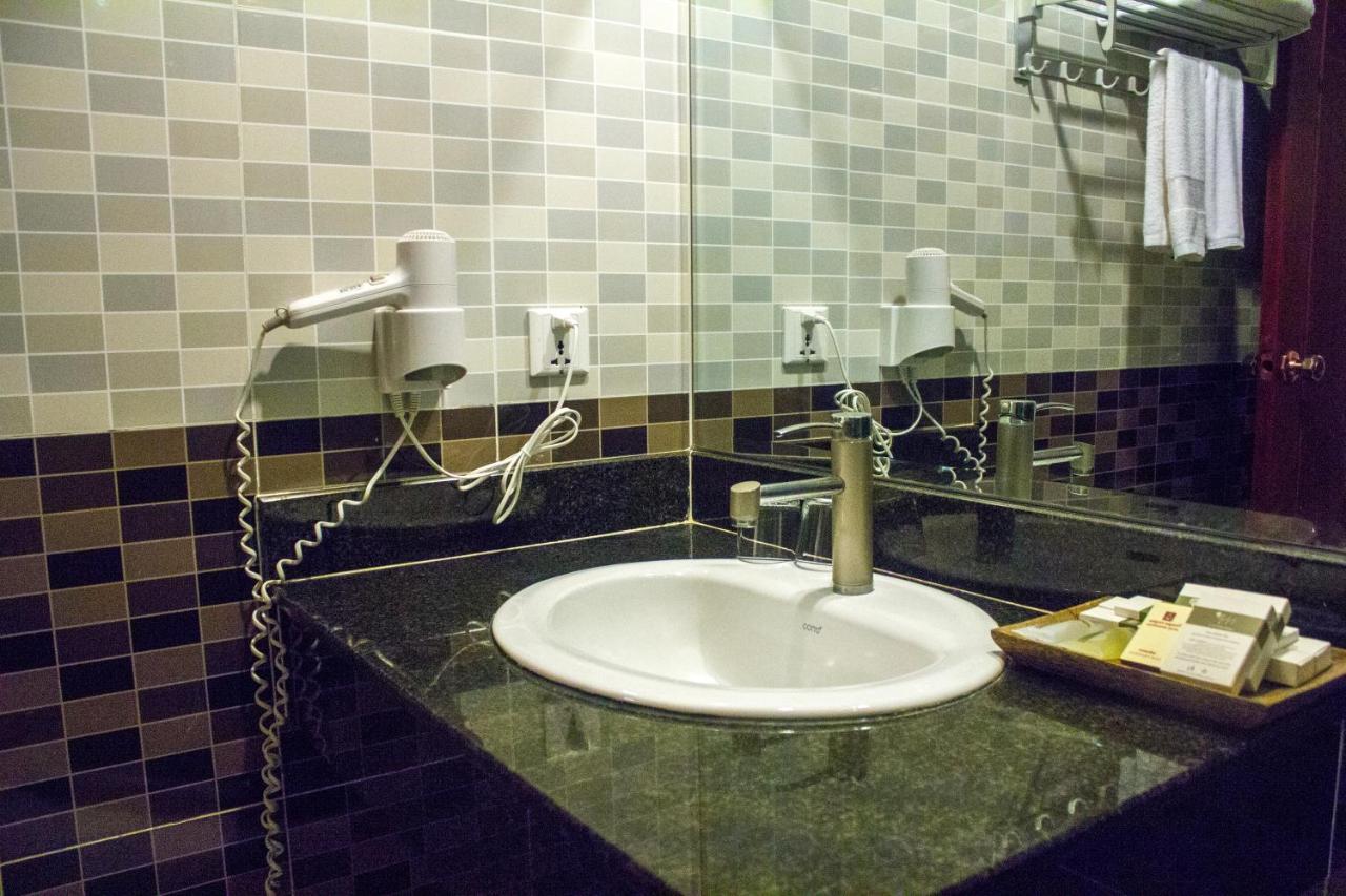 V N E Hotel بنوم بنه المظهر الخارجي الصورة